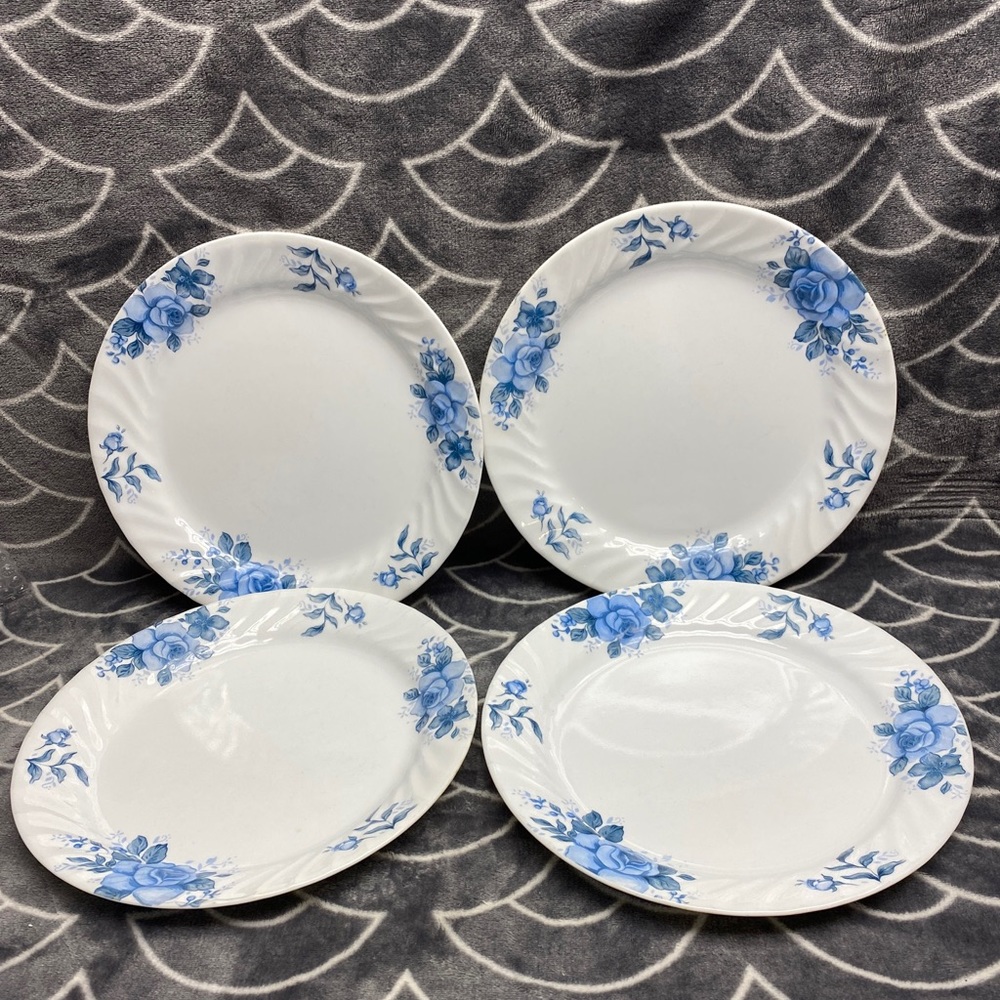 Corelle by Corning 4 vintage blue velvet rose dinner plates